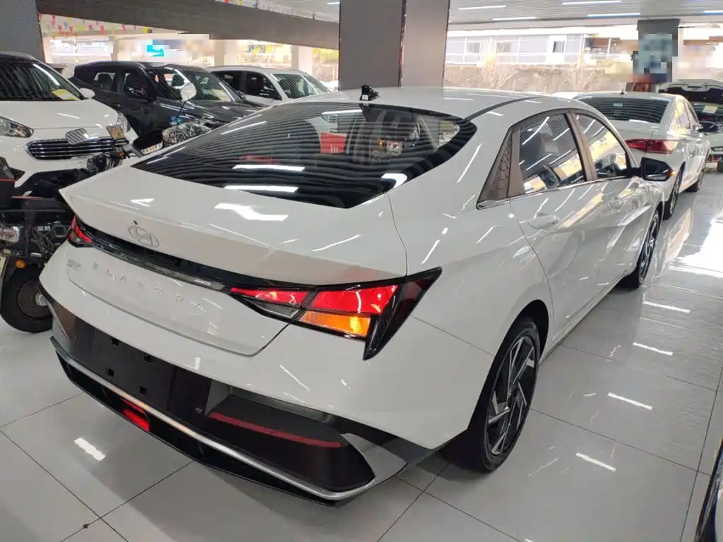 MODERN ELANTRA