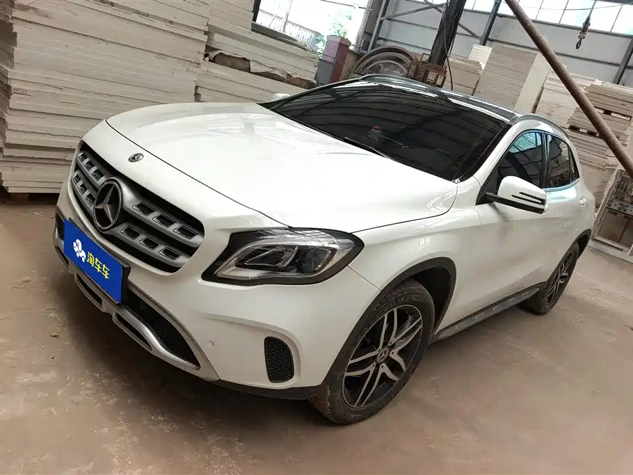 Mercedes-Benz GLA 2017 GLA 200 Fashion фото 2