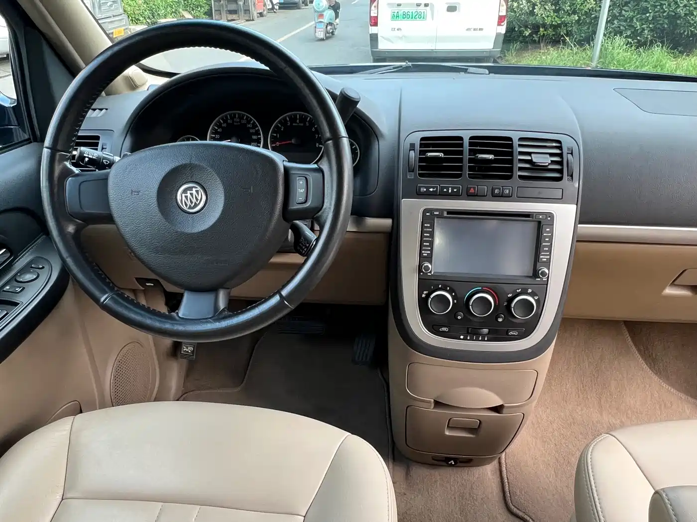 Buick GL8 2014 2.4L Executive Edition фото 17
