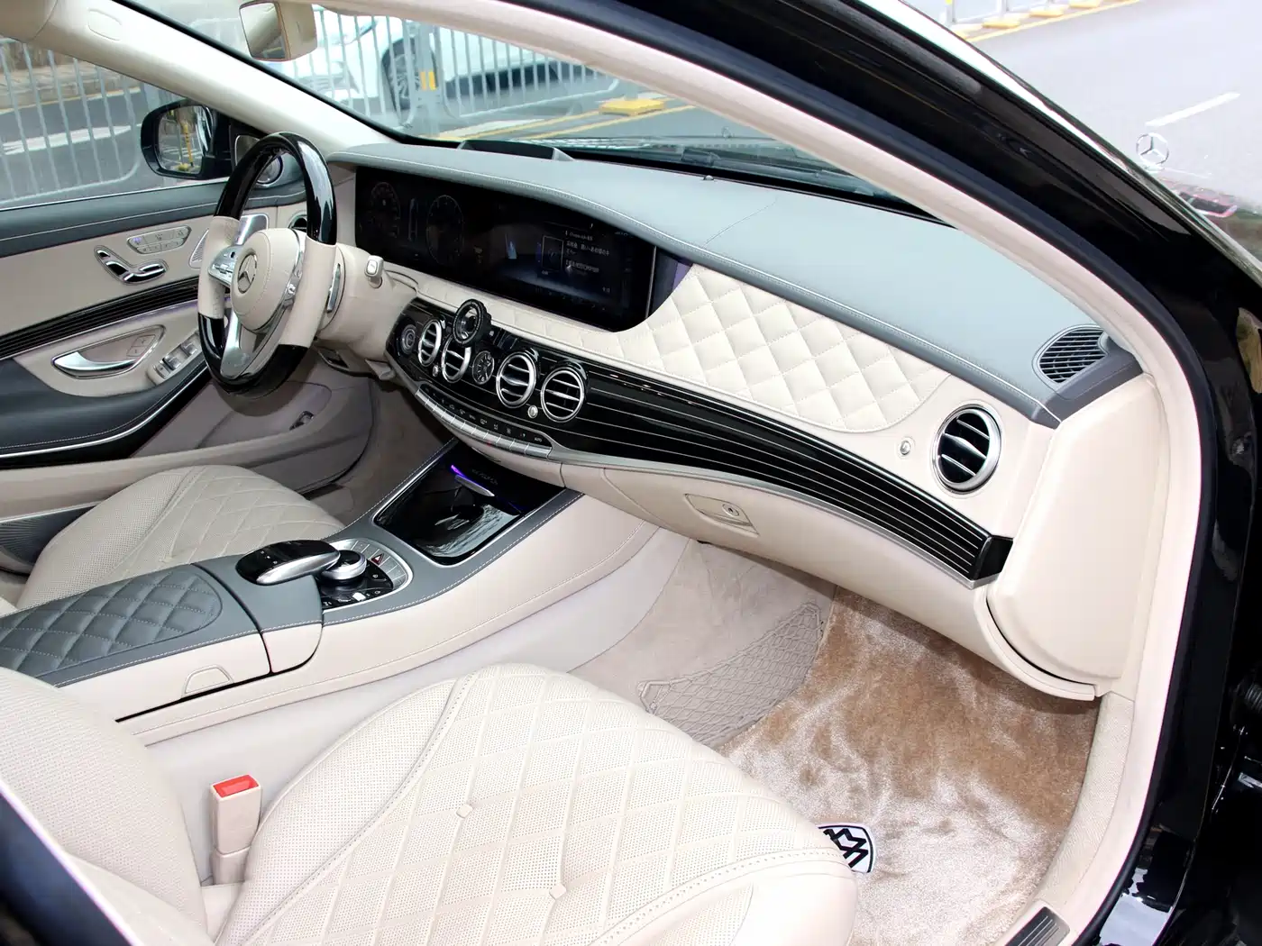 Mercedes-Benz Maybach S-Class 2018 Model S 680 фото 20