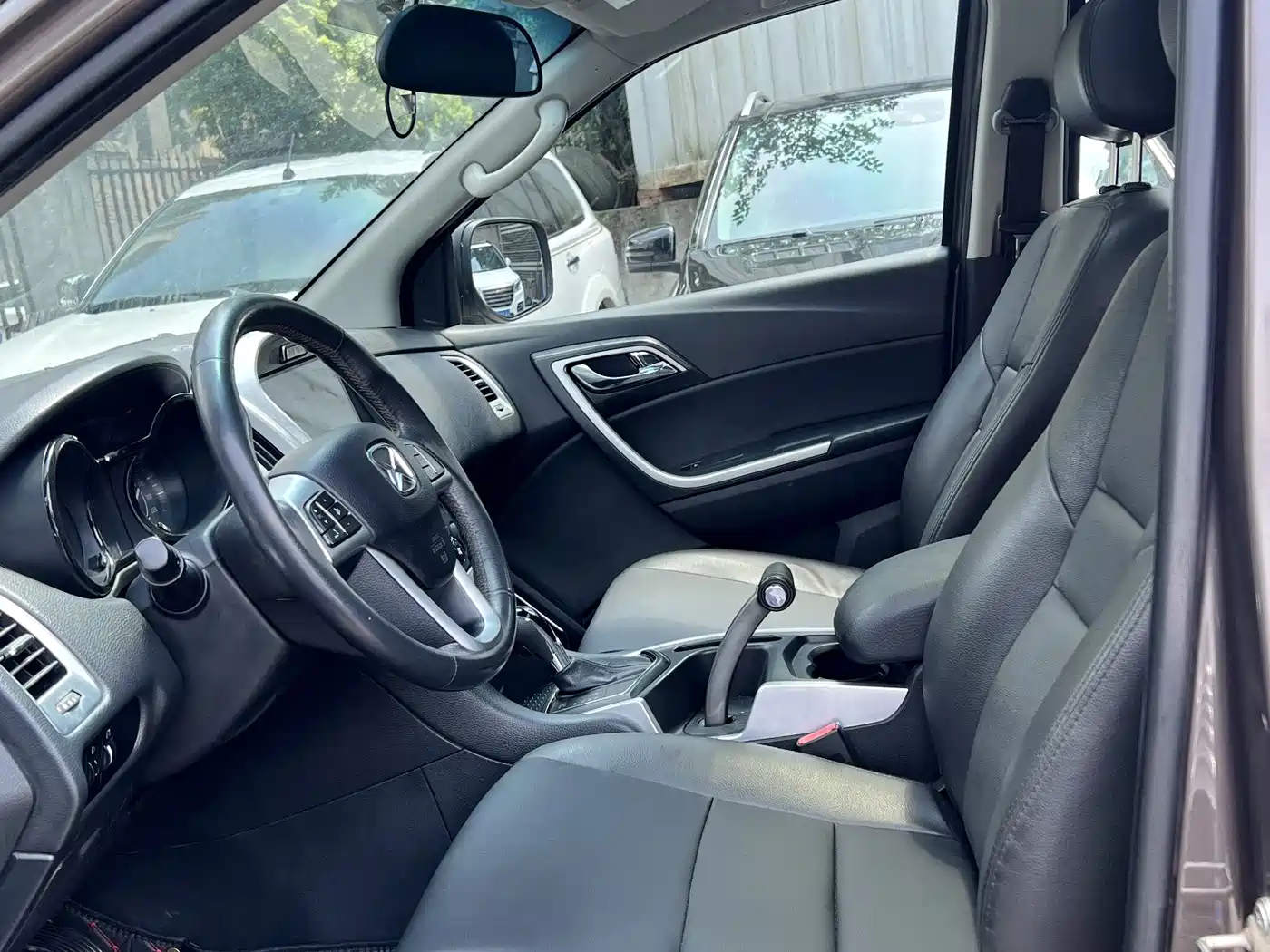Jiangling Yusheng S350 2014 2013 2.4T Automatic 2WD Diesel Premium Luxury 5-seater