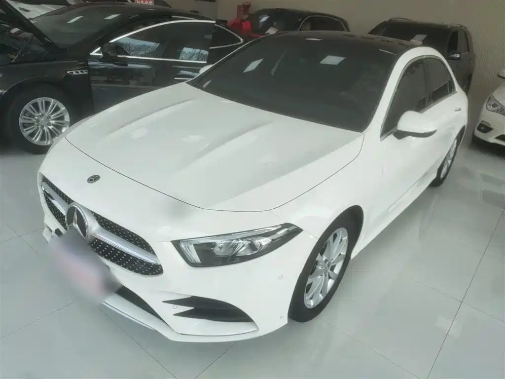 Mercedes-Benz A-Class 2020 A 200 L Sport Sedan фото 2