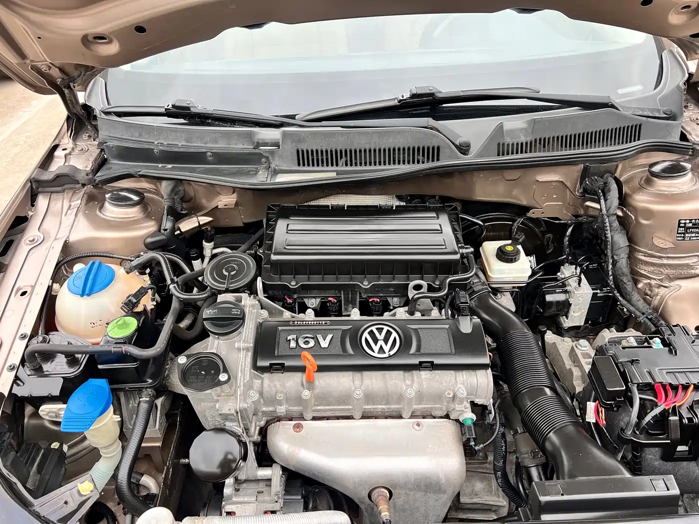 Volkswagen Bora 2014 1.6L Automatic Luxury Edition фото 26
