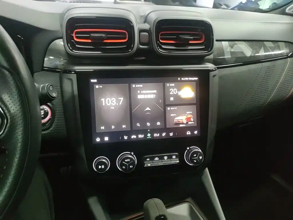 Lynk & Co 02 Hatchback 2022 2021 2.0TD Halo