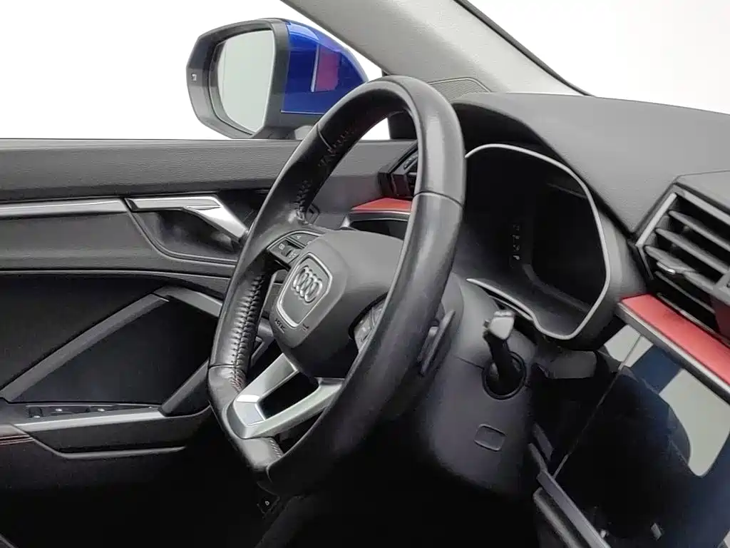 Фото 22 - Audi Q3