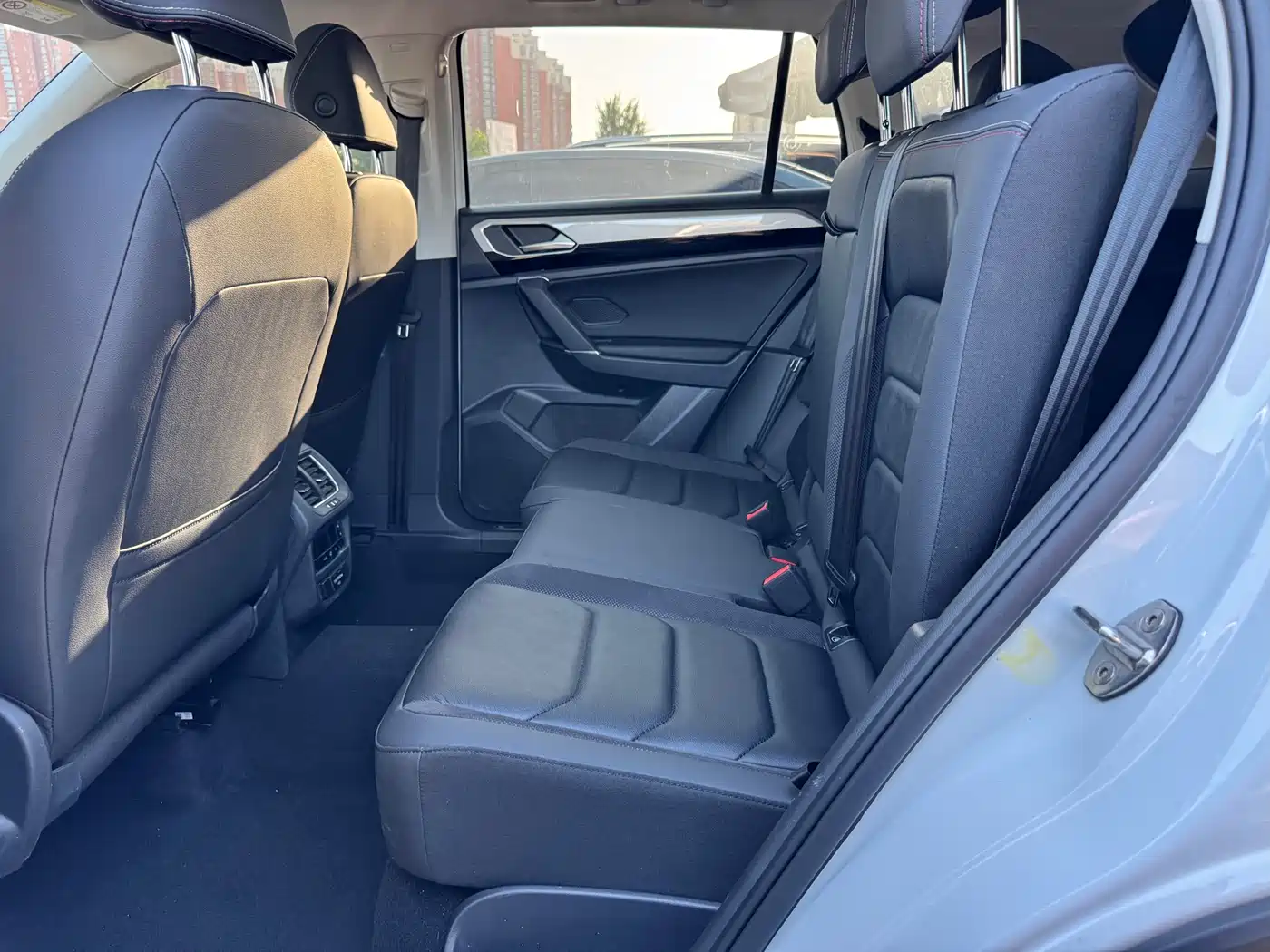 Volkswagen Tayron 2022 330TSI 2WD Luxury Smart Connect Edition фото 12