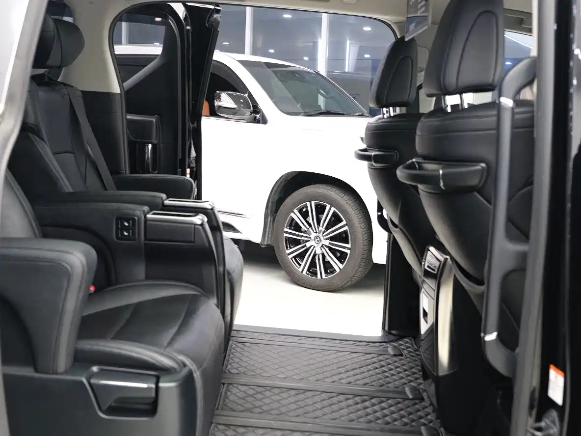Toyota Alphard 2018 Facelift 3.5L Luxury Edition фото 10