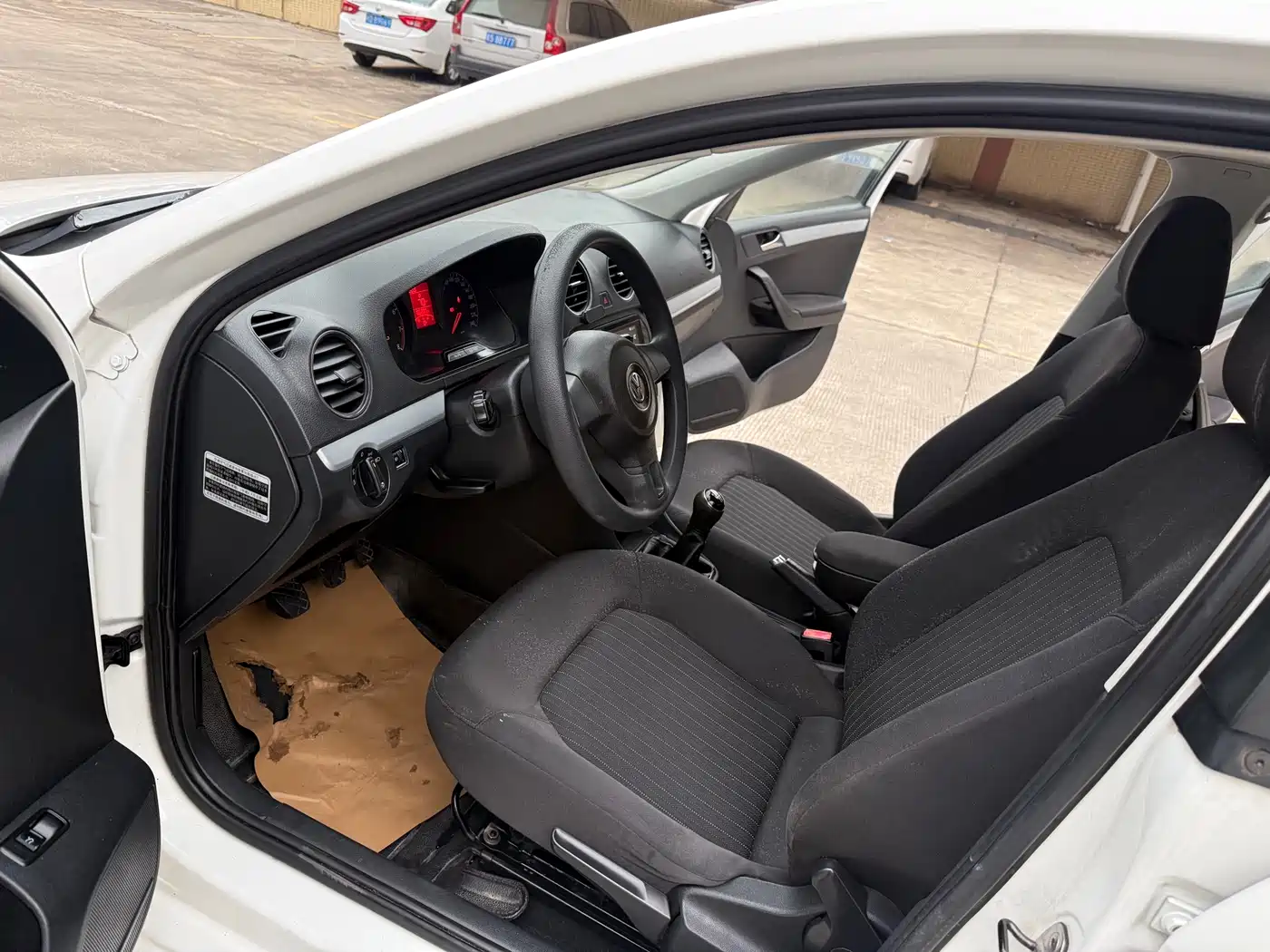 Volkswagen Jetta 2013 1.4L Manual Comfort фото 8