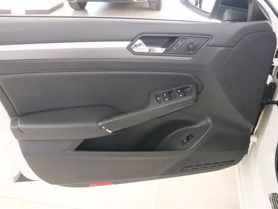 Volkswagen Lamando 2021 280TSI DSG Comfort Edition фото 12