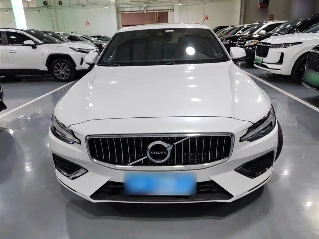 Фото 3 - Volvo S60