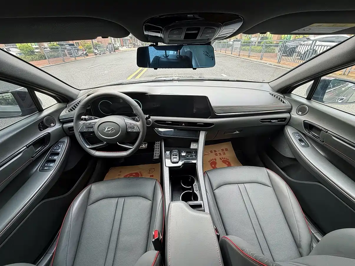 صورة 9 - Hyundai Sonata