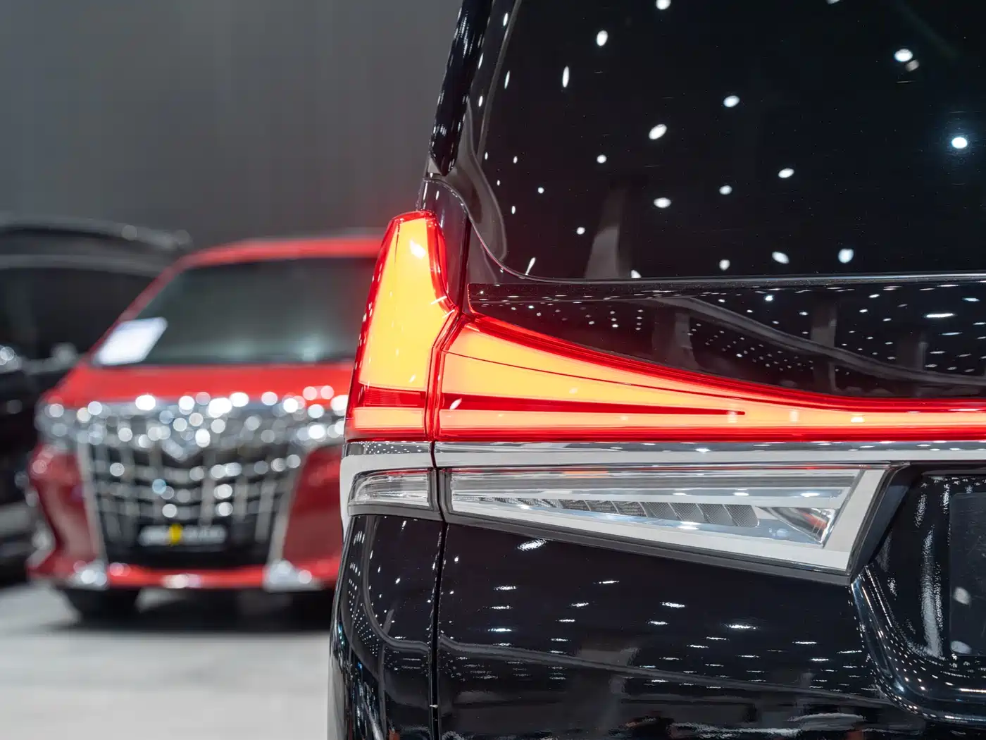 Lexus LM 2020 300h Seven-Seater Elegance Edition фото 14