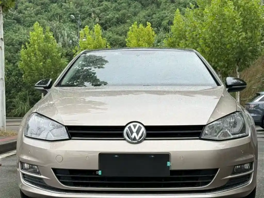 Volkswagen Golf 2017 230TSI Manual Comfort Millionth Anniversary Edition фото 2
