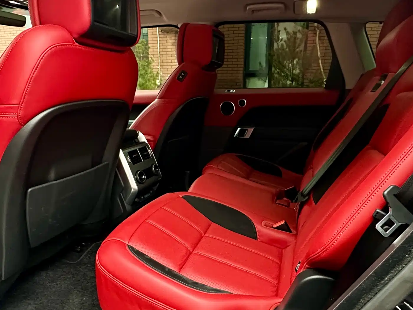Land Rover Range Rover Sport 2021 3.0 L6 Gloss Black Edition фото 4