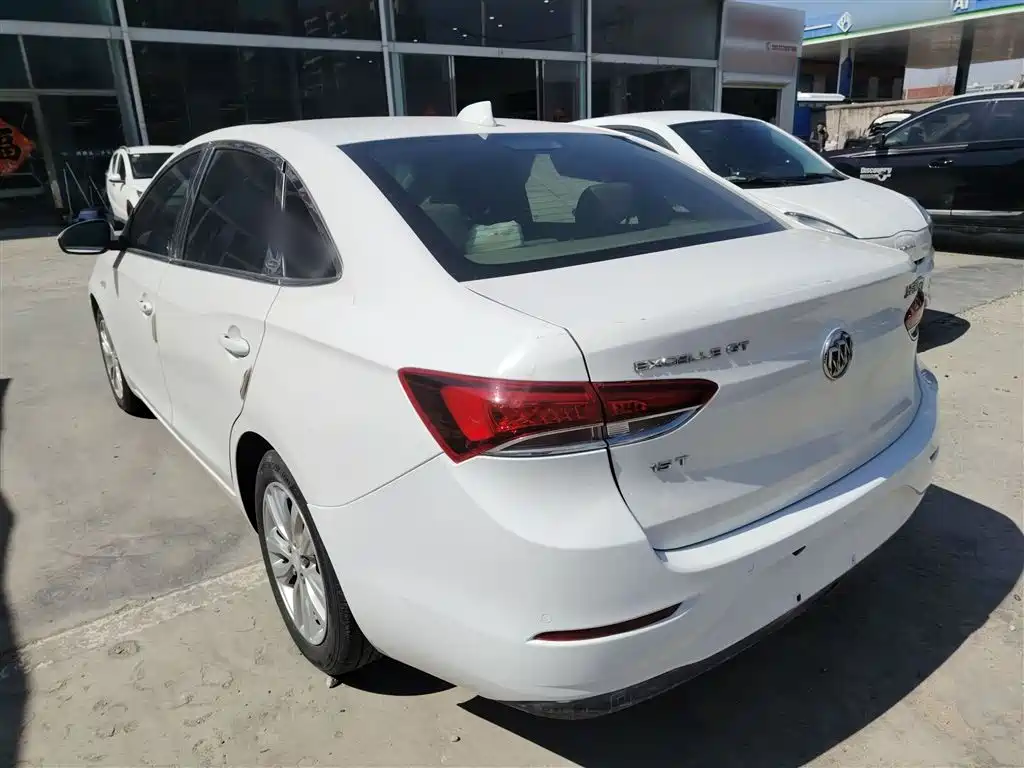 Buick Excelle 2018 15T Manual Elite (China V) фото 5