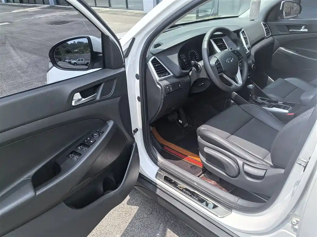 Hyundai Tucson 2015 1.6T Dual Clutch 2WD Smart фото 11