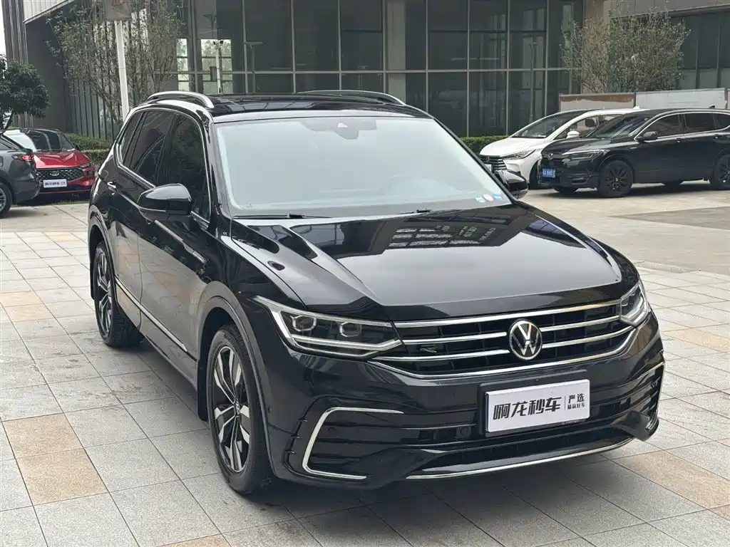 Volkswagen Tiguan L 2023 330TSI Auto 2WD R-Line Premium Edition фото 4