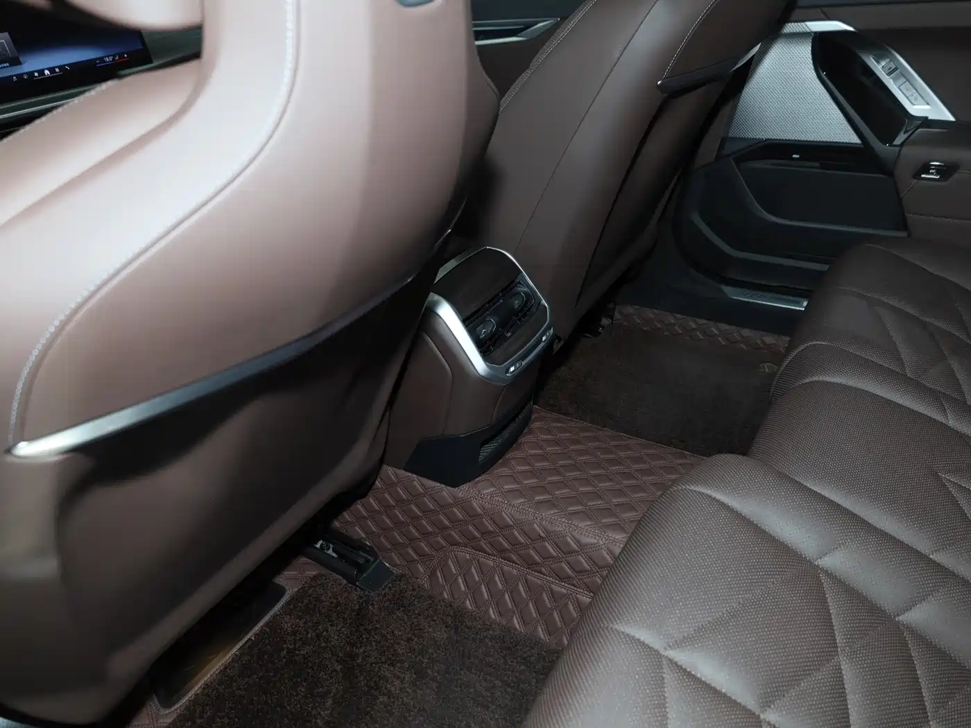 BMW i7, миниатюра 15