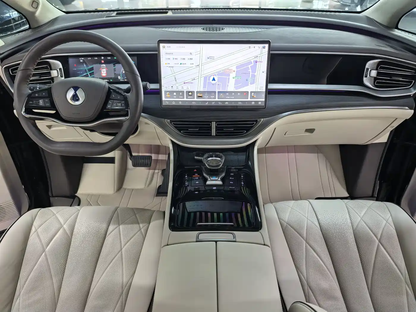 Denza D9 2024 DM-i 980 AWD Flagship фото 6