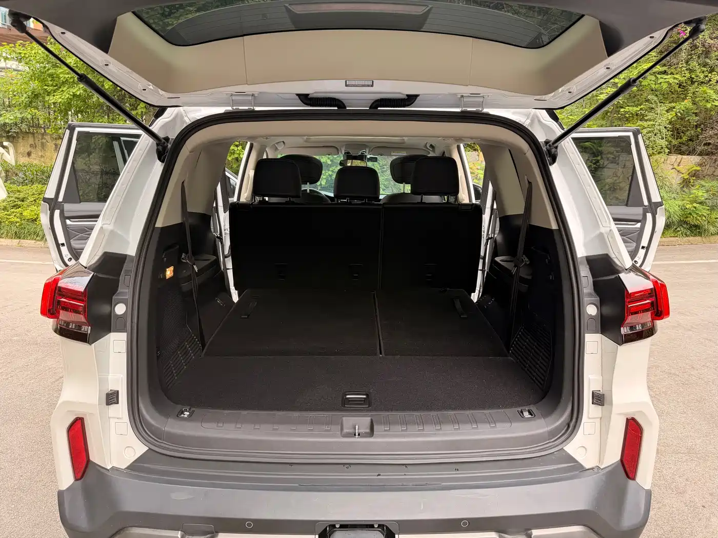 SAIC Maxus Territory 2023 2.0T Overland Flagship 7-Seater фото 15