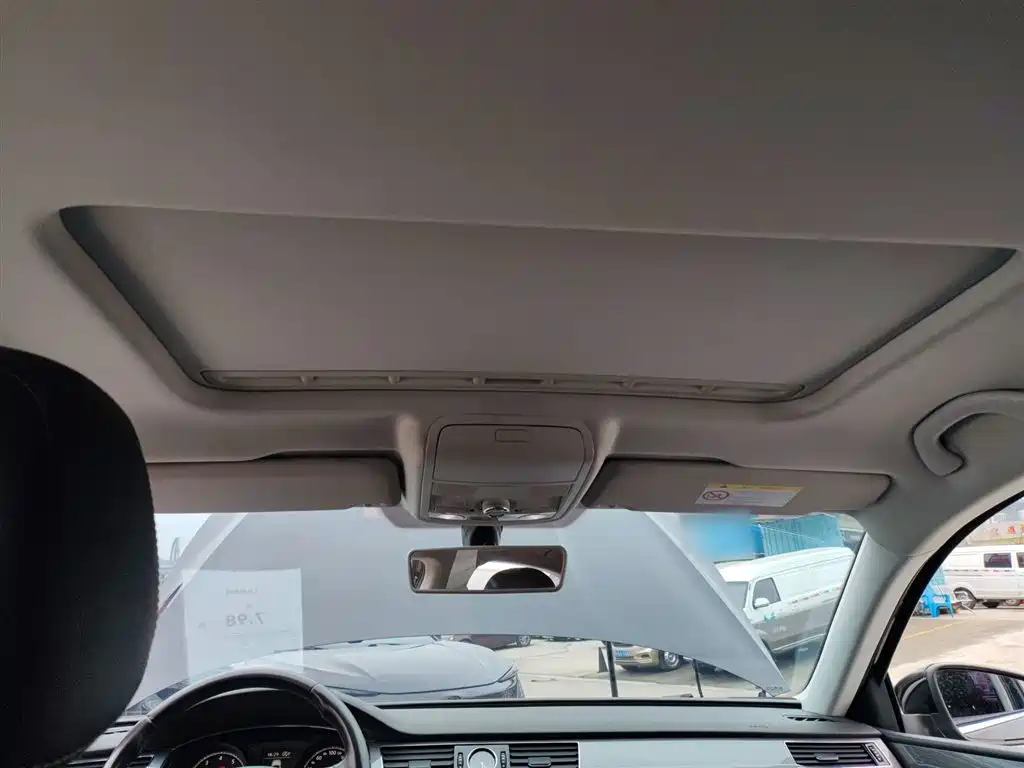 Volkswagen Passat 2017 330TSI DSG Prestige фото 18