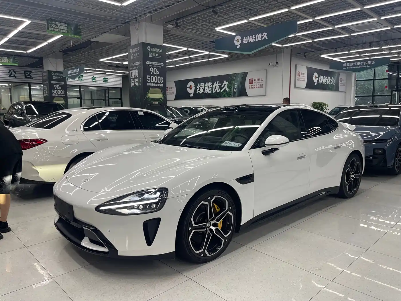 Xiaomi SU7 2024