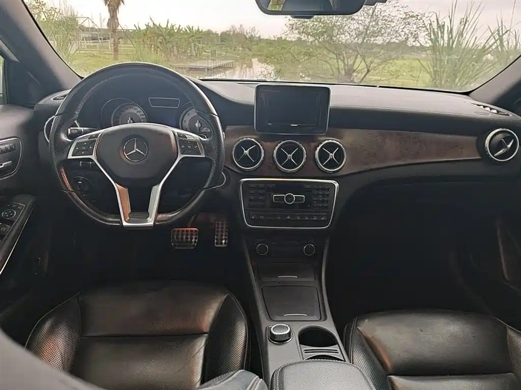 Mercedes-Benz GLA 2015 GLA 260 4MATIC Sport фото 5
