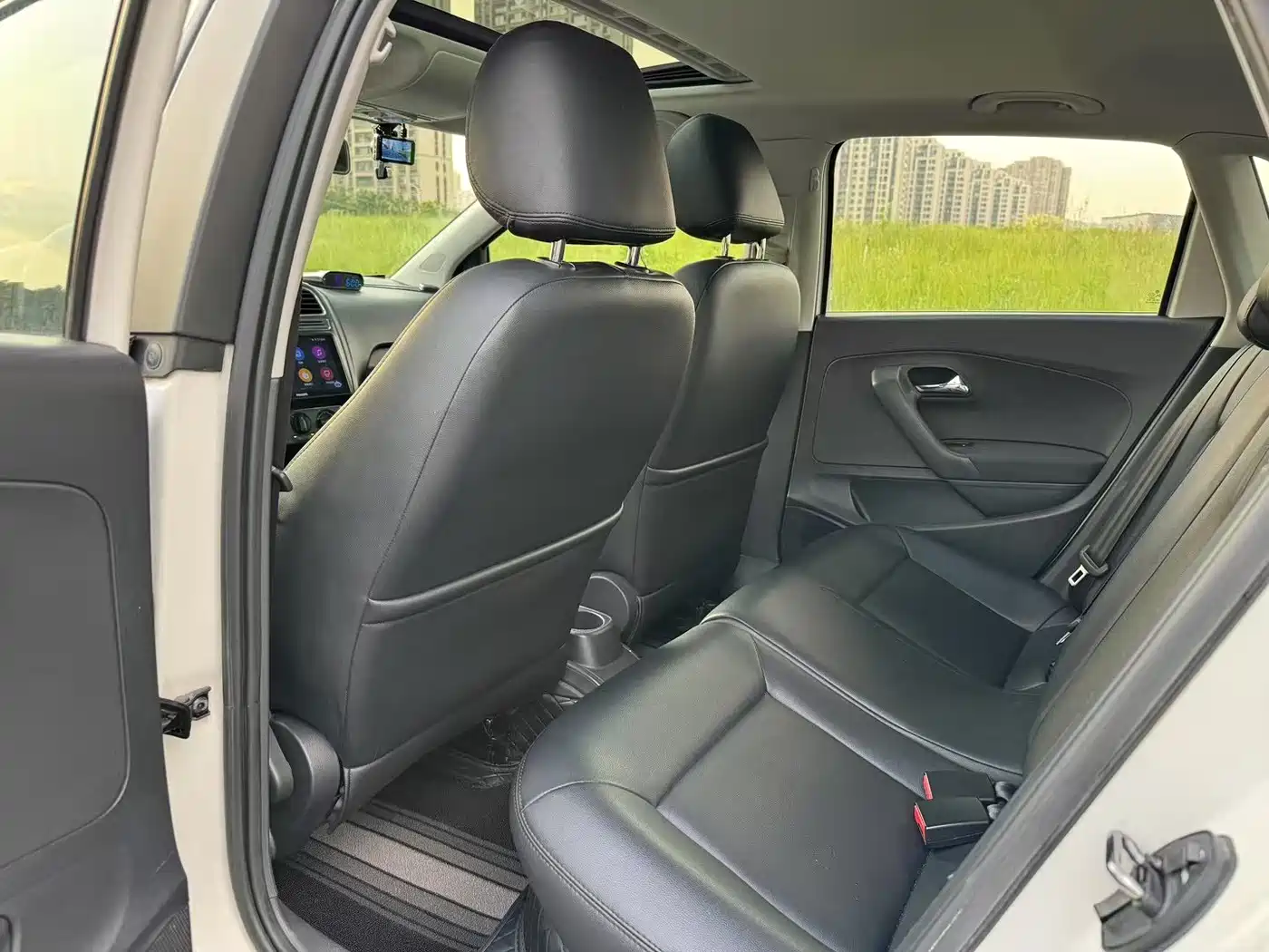 Volkswagen Polo 2016 1.6L Automatic Comfort фото 7