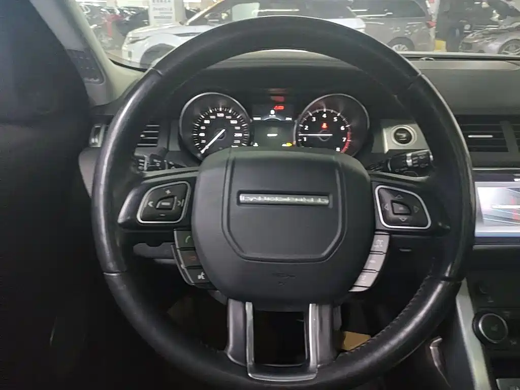 Land Rover Range Rover Evoque 2017 2.0T British Style Edition фото 11
