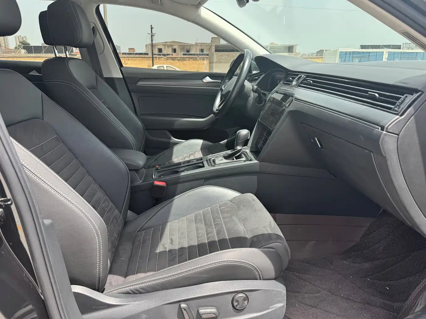 Volkswagen Magotan 2020 330TSI DSG Luxury фото 4