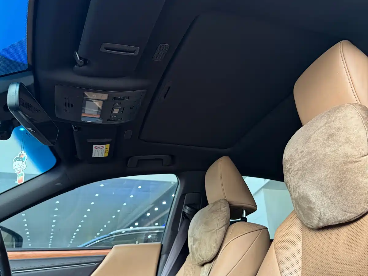 Lexus ES 2021 200 Excellence Edition фото 8