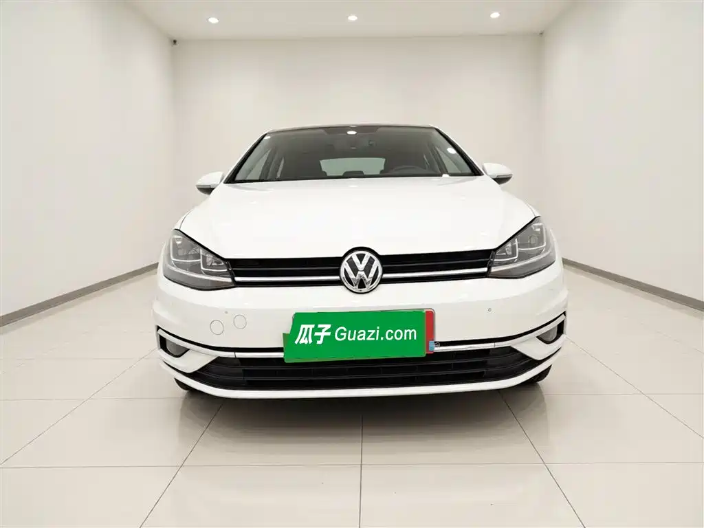 Volkswagen Golf 2020 Beloved Edition 280TSI DSG Comfort фото 3