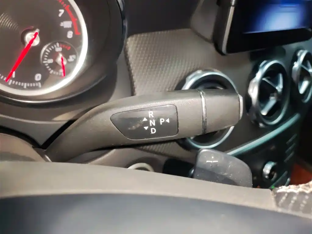 Mercedes-Benz GLA 2018 GLA 200 Dynamic фото 14