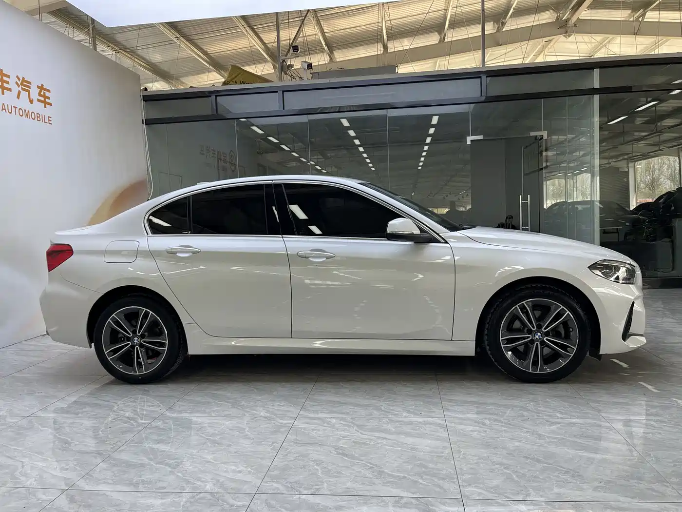 BMW 1 Series 2023 120i M Sport фото 18