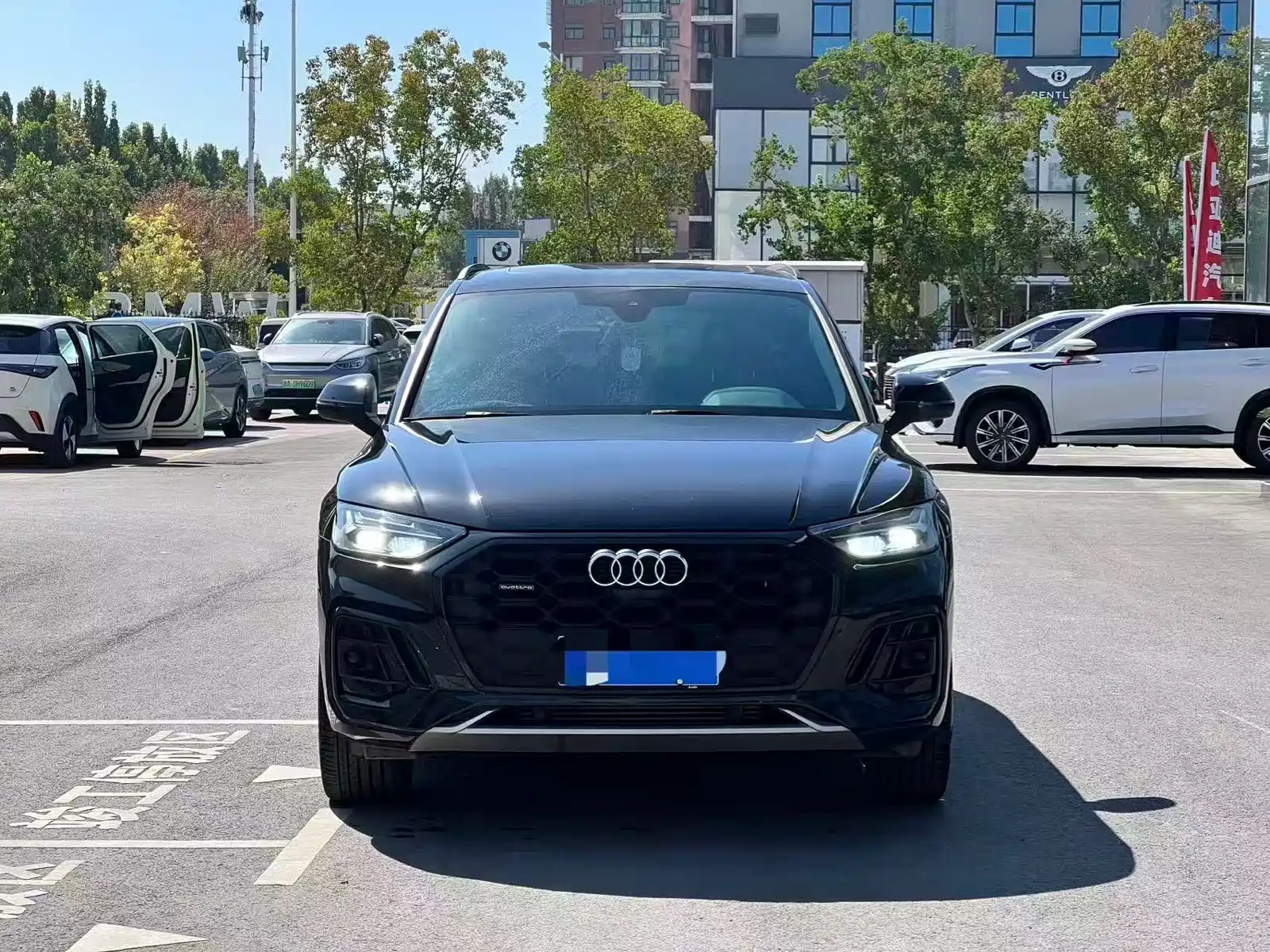 Photo 2 - Audi Q5L
