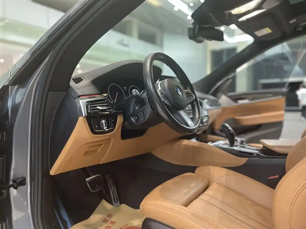 BMW 6 Series GT 2019 630i M Sport Package фото 4