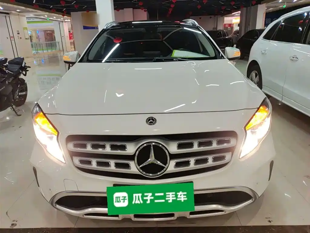 Mercedes-Benz GLA 2018 GLA 200 Dynamic фото 3