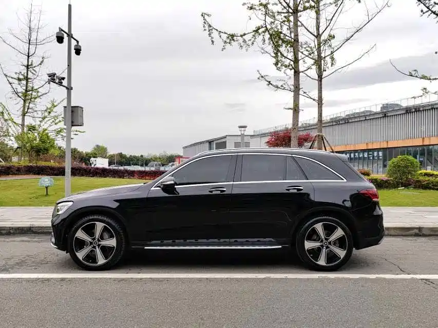 Фото 8 - Mercedes-Benz GLC
