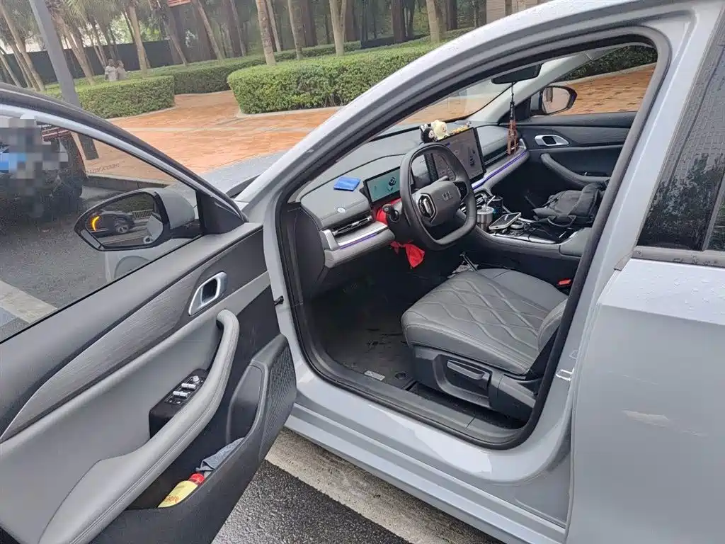 Geely Galaxy Galaxy A7 2025 EM-i 70km Luxury Edition фото 12