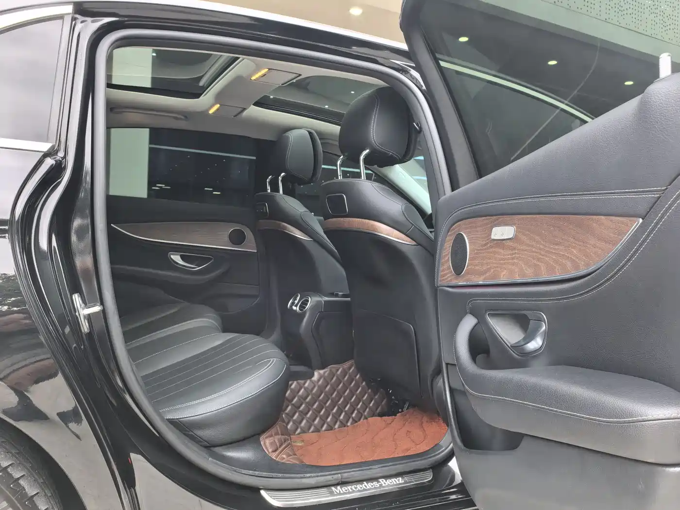 Mercedes-Benz E-Class 2020 E 300 L Fashion фото 8