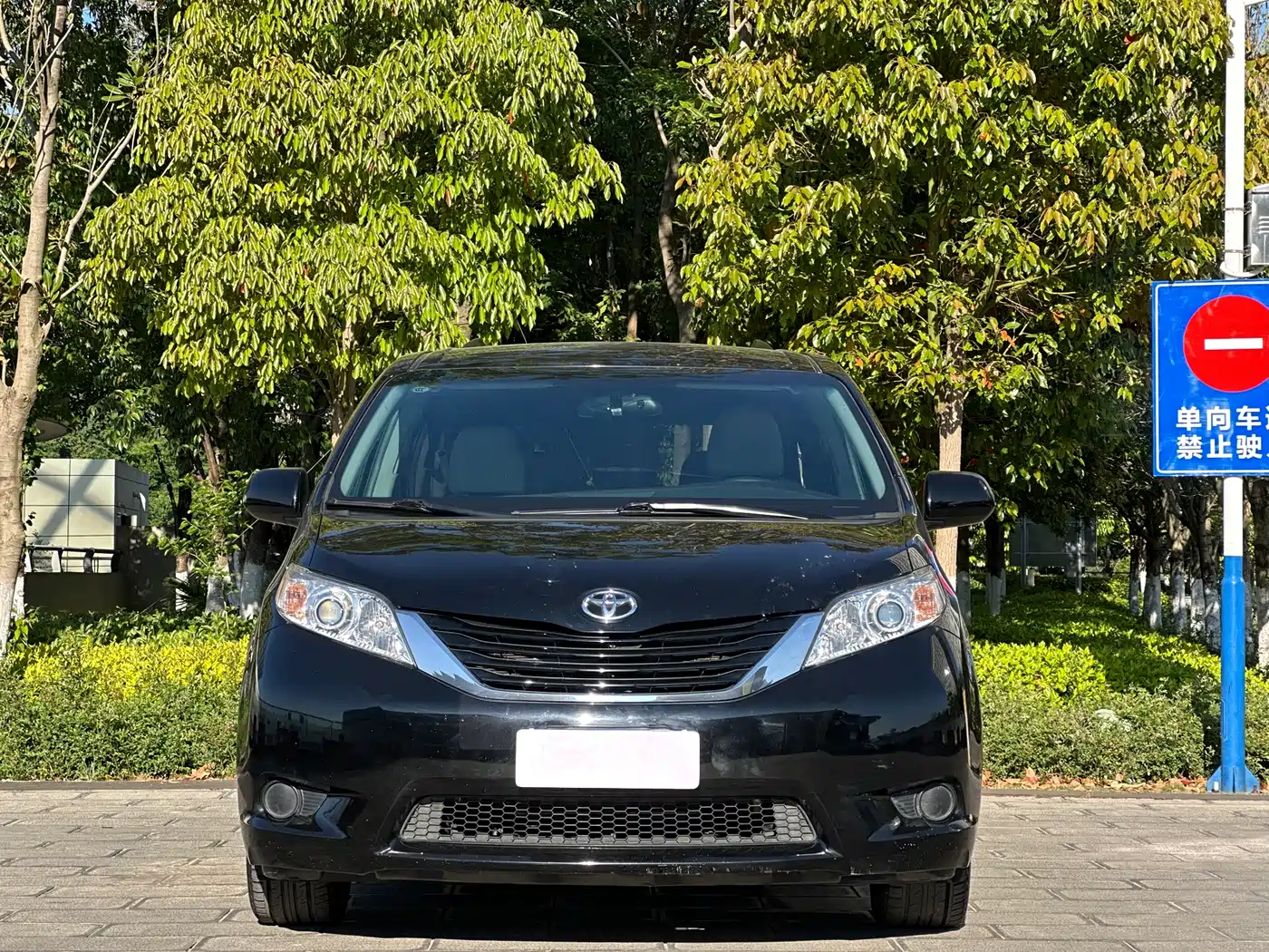 Toyota Sienna 2015 3.5L 4WD L фото 2