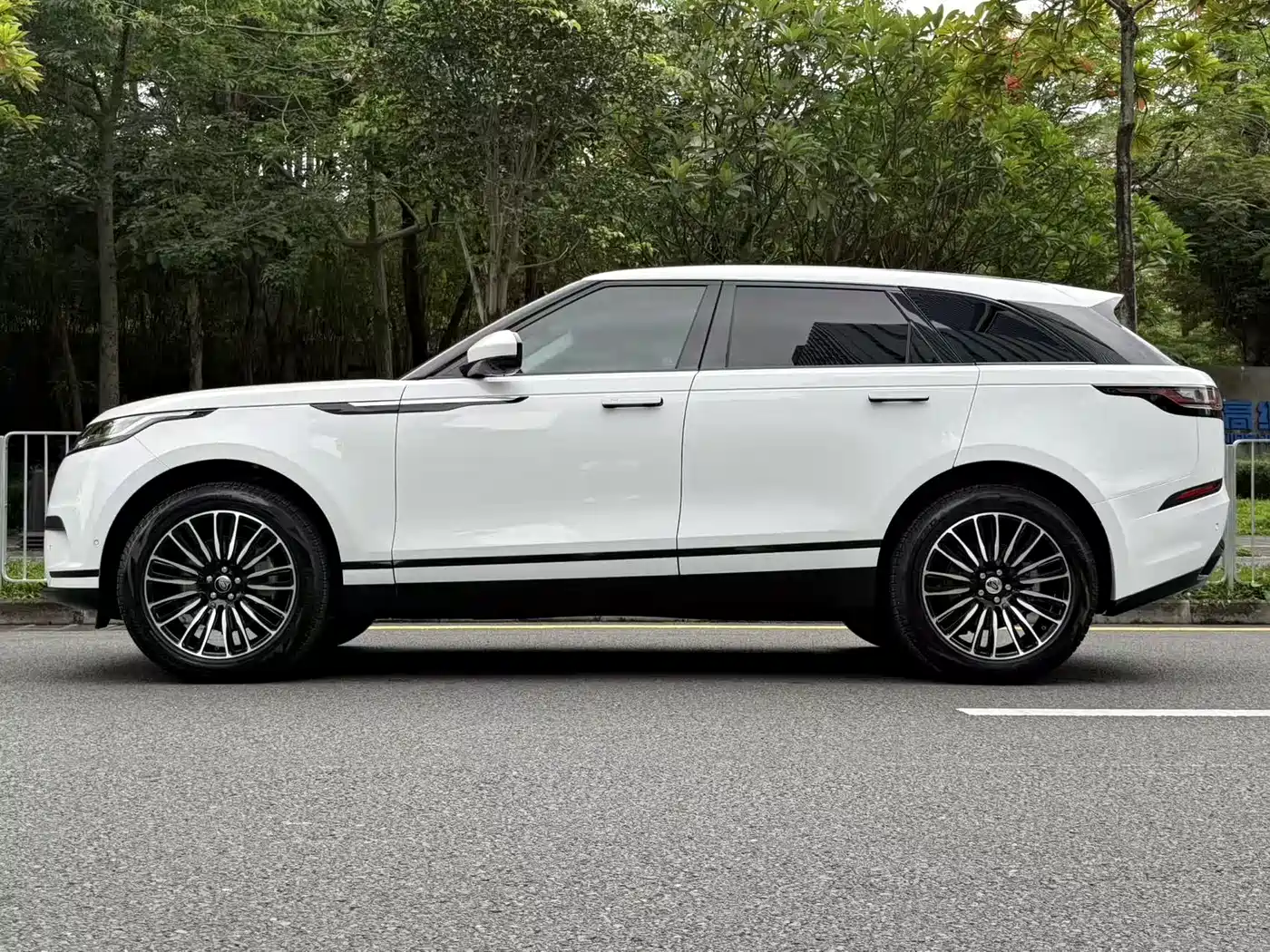 Land Rover Range Rover Velar 2021 P250 фото 4