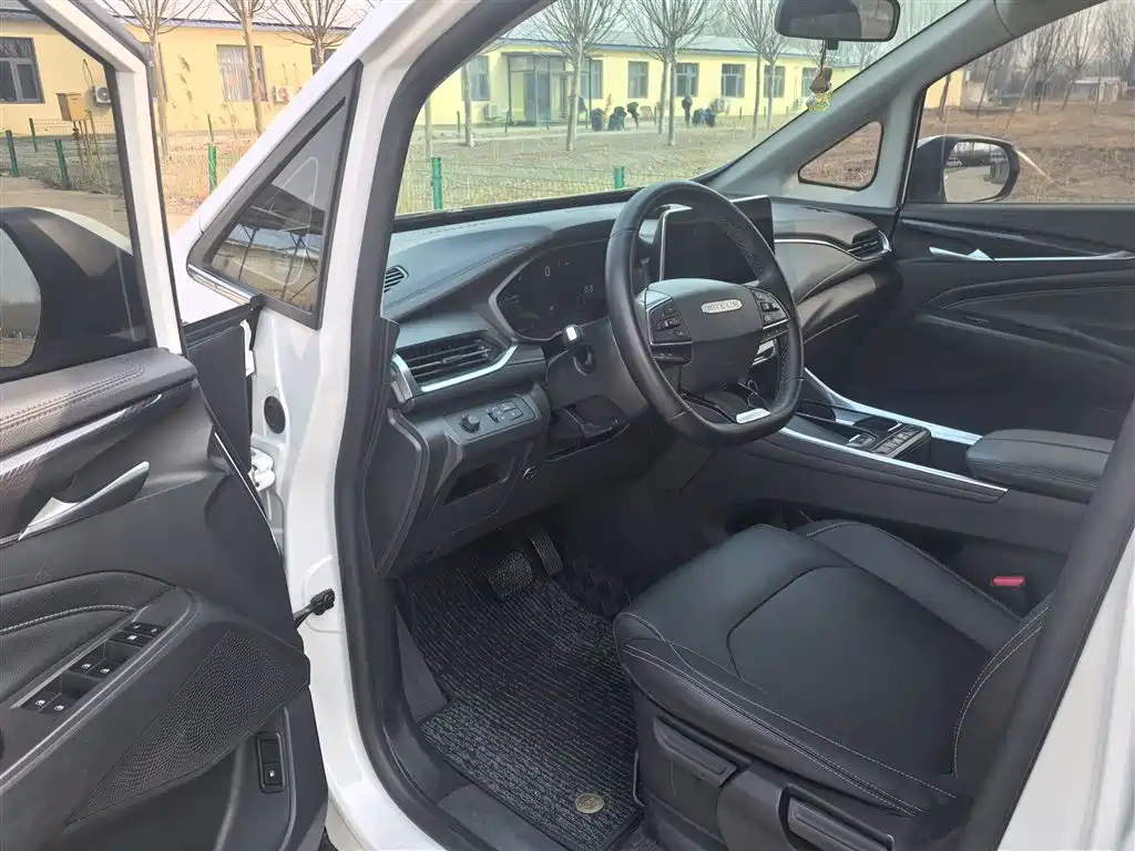 SAIC Maxus Maxus G50 2021 PLUS 1.5T Automatic Cruise Edition фото 13