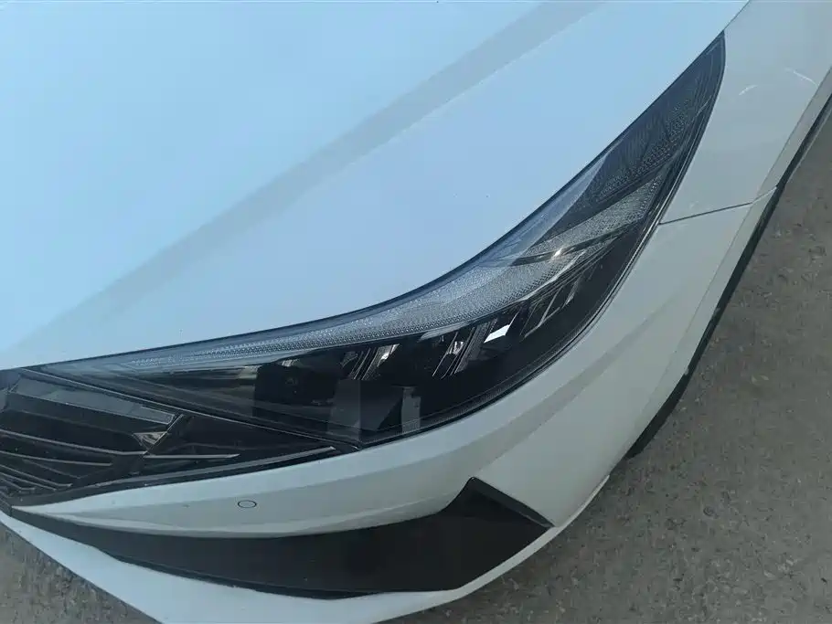 Hyundai Elantra 2021 240TGDi DCT LUX Premium Edition фото 5