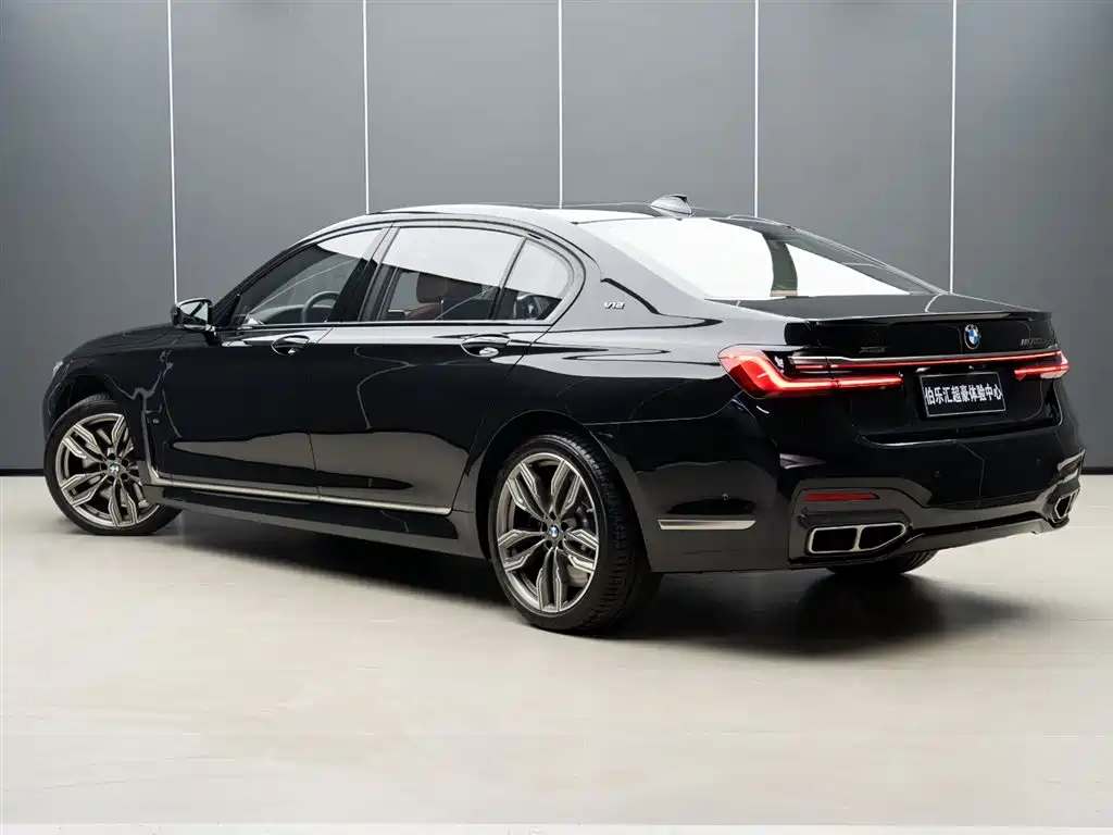 BMW 7 Series 2019 Facelift M760Li xDrive V12 Sport Package фото 5