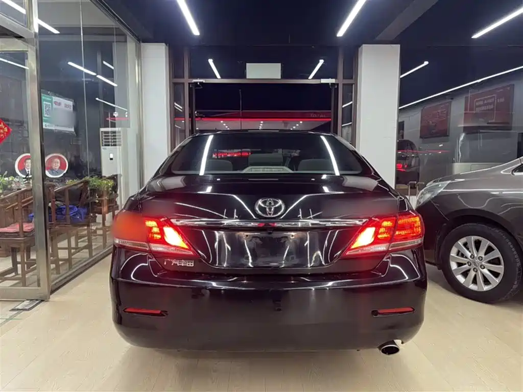 Toyota Camry 2013 200E Classic Elite Edition фото 20
