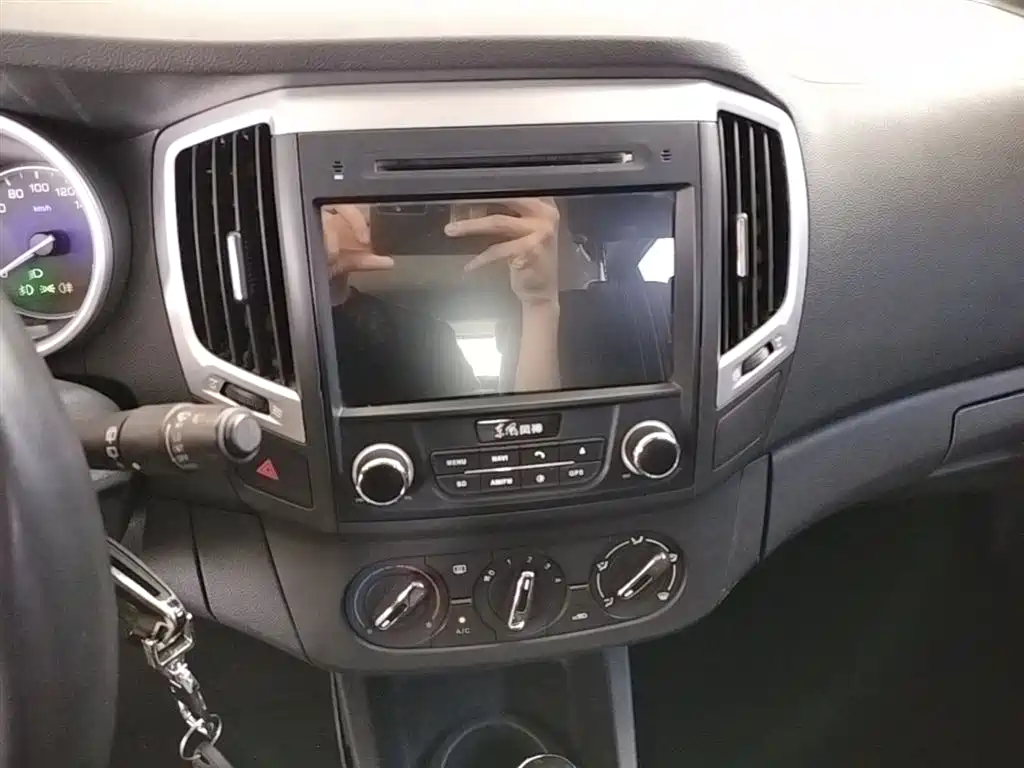 Dongfeng Aeolus Dongfeng Fengshen AX3 2016 2016 1.5L Automatic Trendy Cool Edition