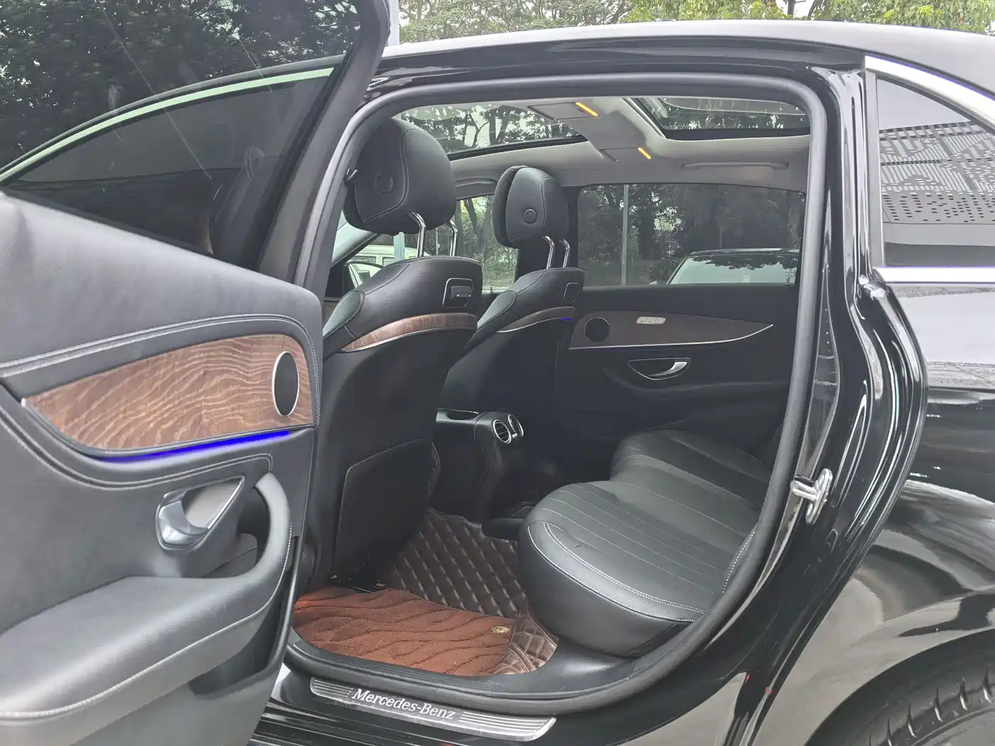 Mercedes-Benz E-Class 2020 E 300 L Fashion фото 6