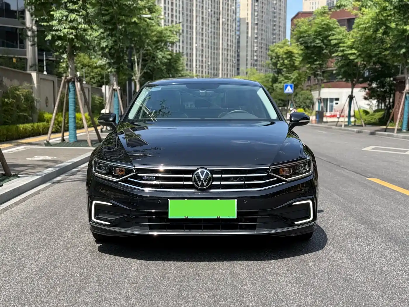 Volkswagen Magotan GTE Plug-in Hybrid 2020 GTE Luxury фото 2