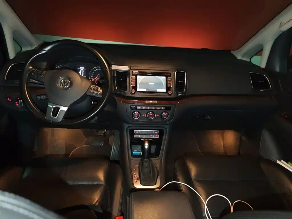 Volkswagen Sharan 2014 2.0TSI Comfort фото 5